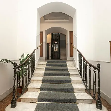 Real Italian Estate - Gold E Silver Apartment *